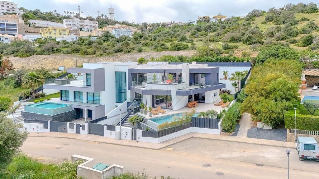 Property photo 1 of 41