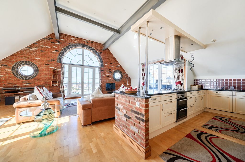 Property photo 3 of 29 1466473-34-6A15Ca...