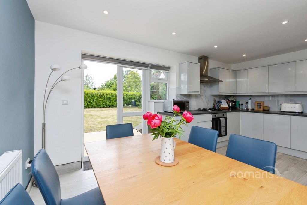Property photo 3 of 9 Pbox-Img.Jpg
