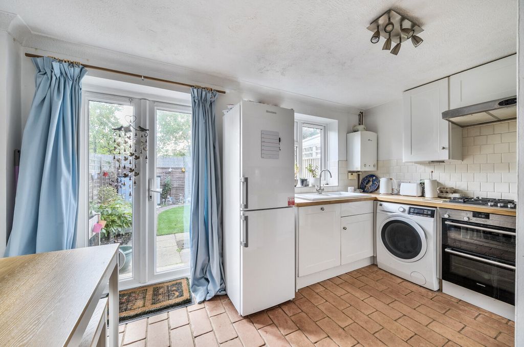Property photo 3 of 12