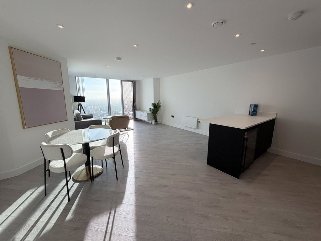 Property photo 3 of 38 Picture No. 03