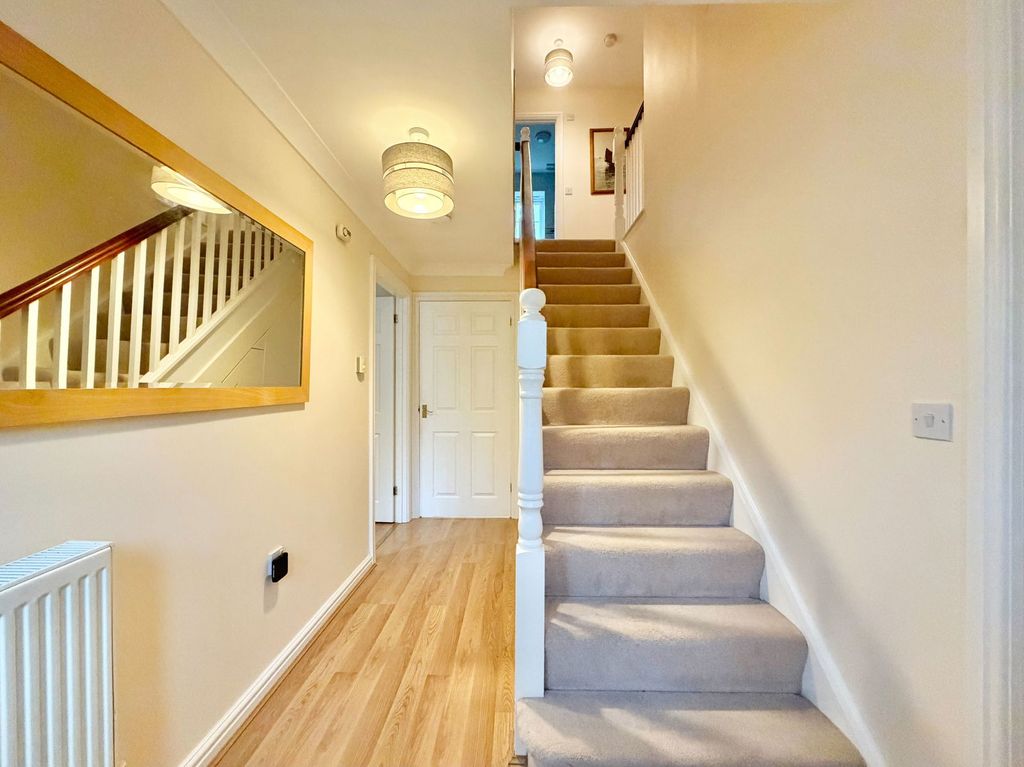 Property photo 2 of 30