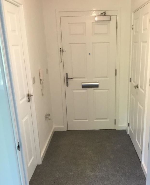 Property photo 1 of 6 Hallway