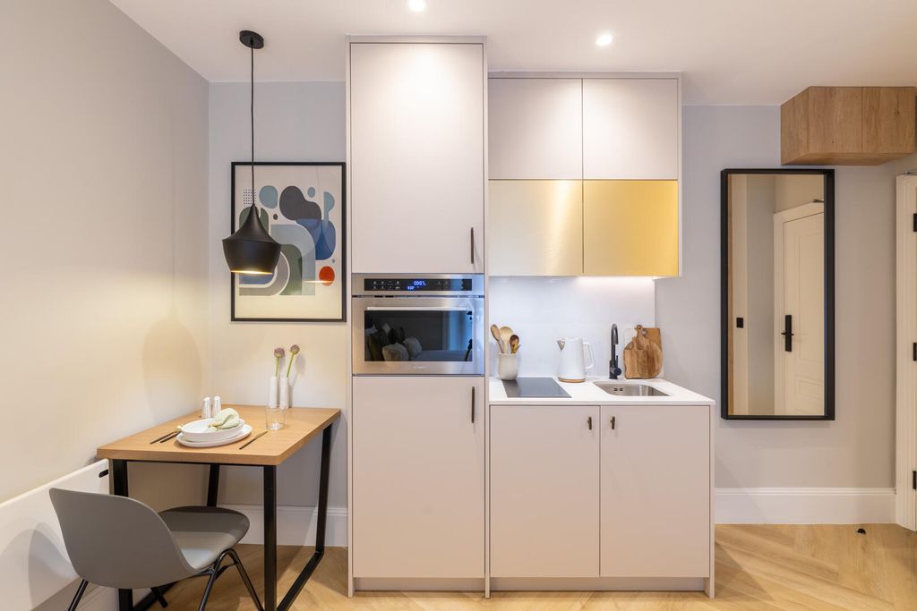 Property photo 2 of 4 Kitchen