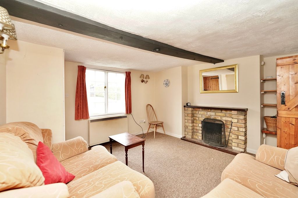 Property photo 2 of 8