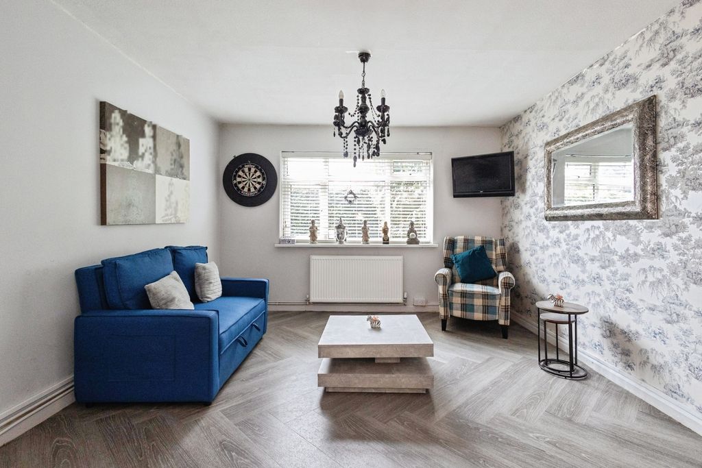 Property photo 2 of 18 Pbox-Img.Jpg