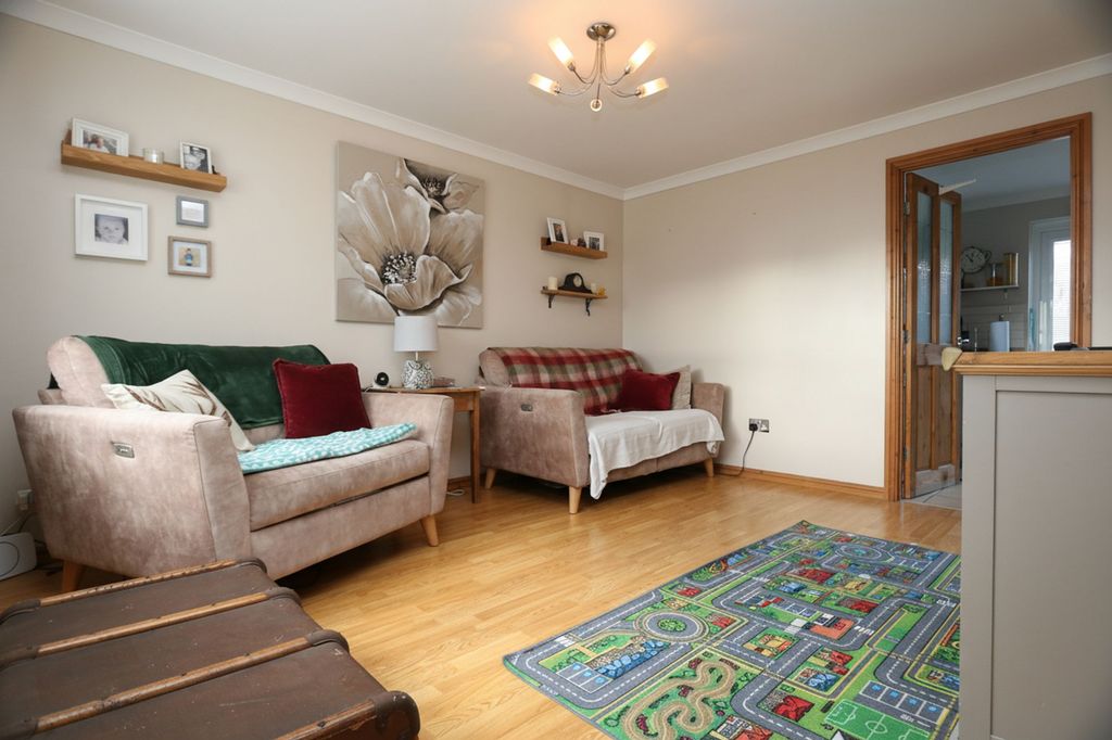 Property photo 2 of 21