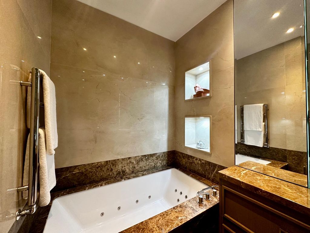 Additional image 17 of 4 bed flat to rentPark Lane, London W1K