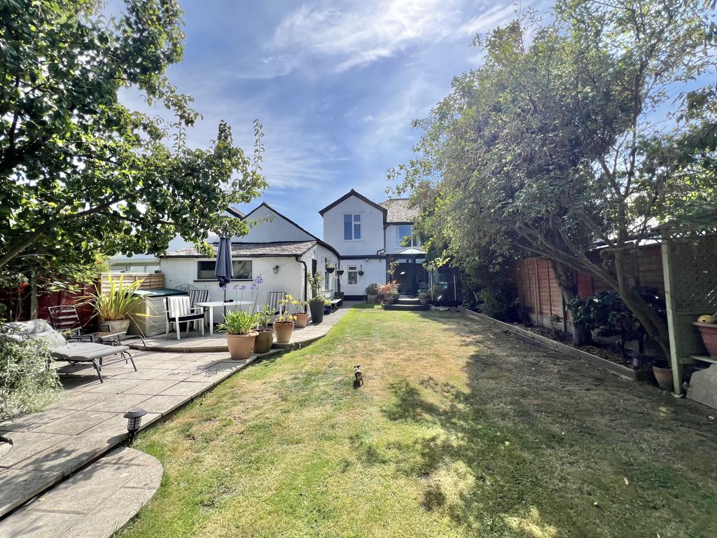 Property photo 2 of 22