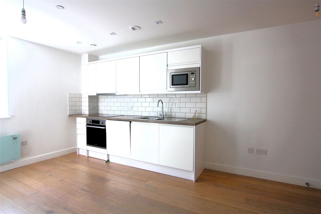 Property photo 3 of 8 Img_0003.Jpg