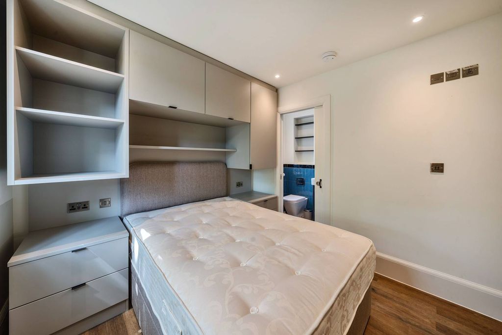 Property photo 1 of 24