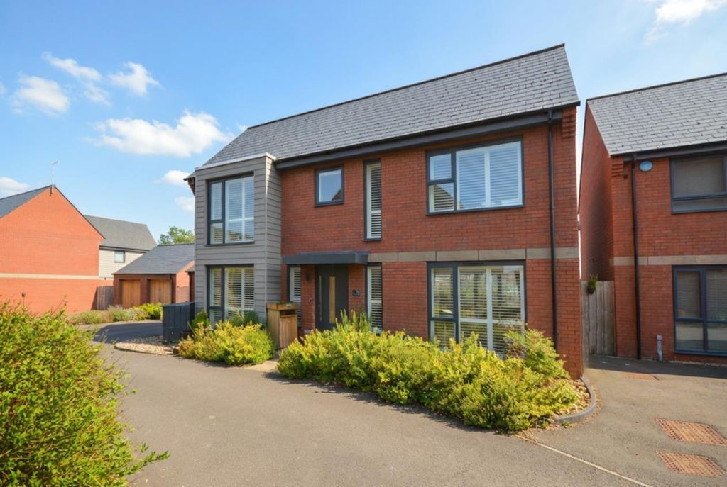 Property photo 1 of 28 Outside