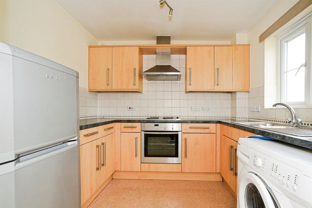 Property photo 2 of 11