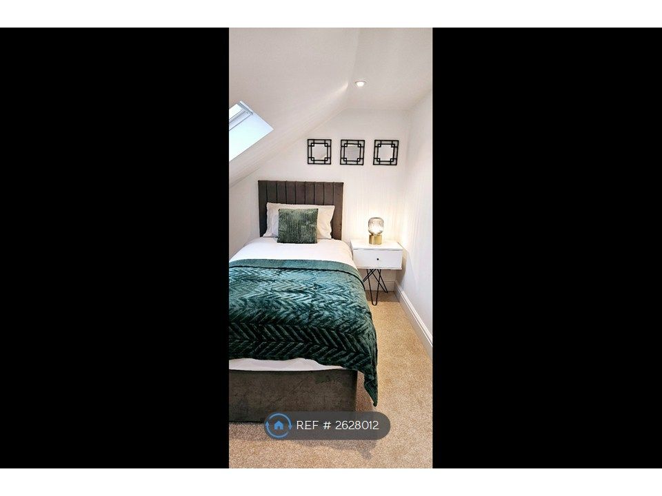 Property photo 2 of 35