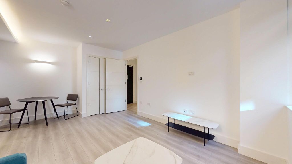 Property photo 1 of 13 Living Room