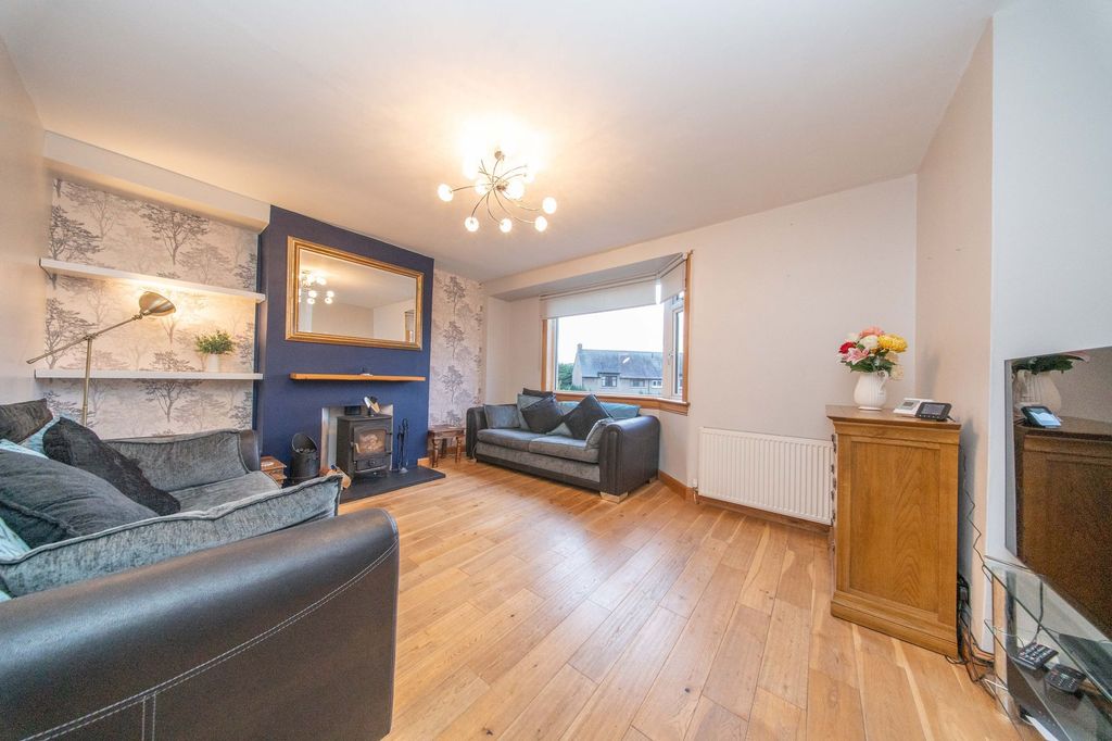 Property photo 2 of 20 Lounge