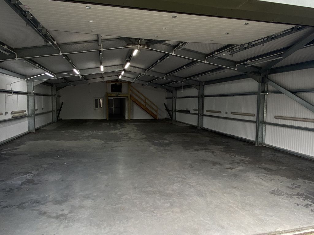 Property photo 3 of 9