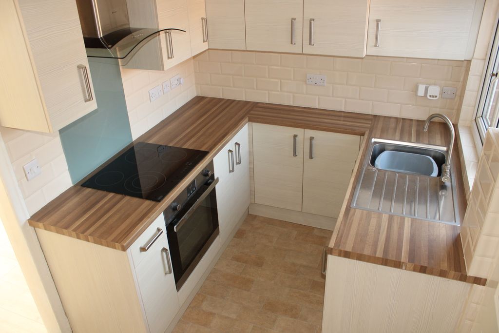 Property photo 2 of 12