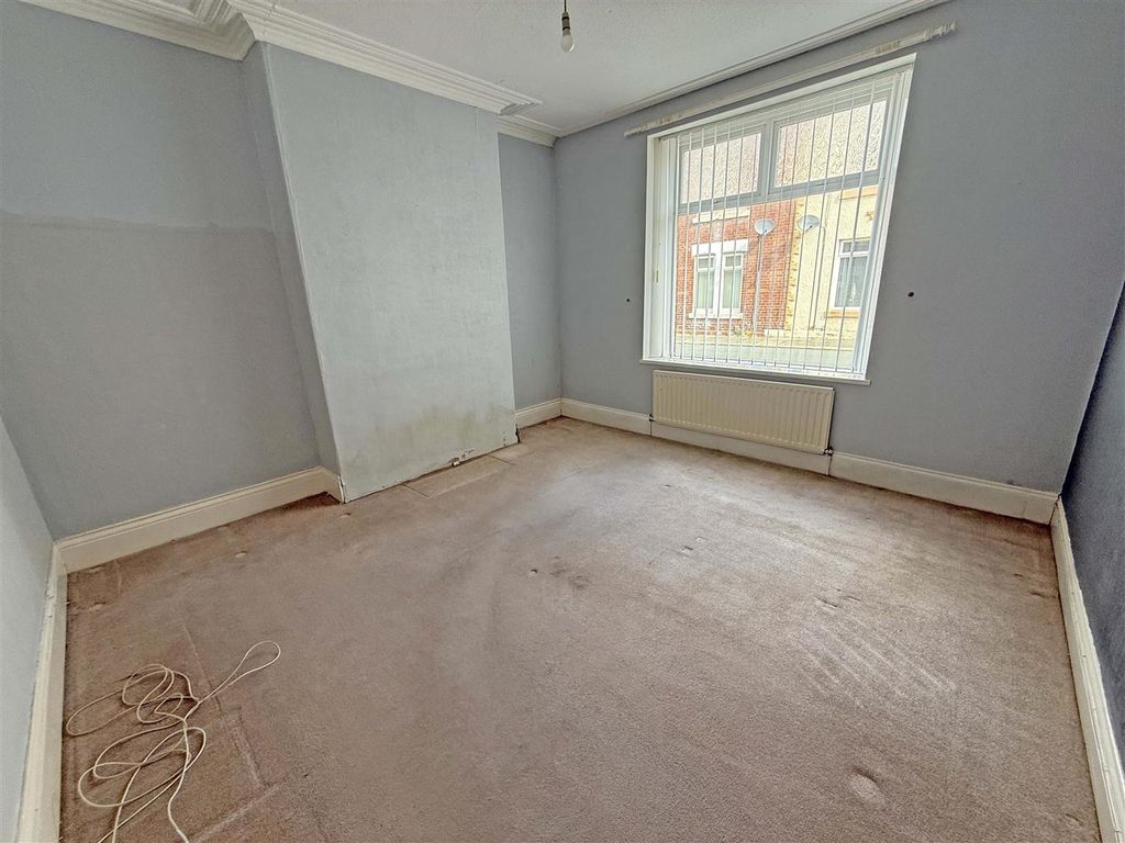 Property photo 3 of 7 Bedroom 1.Jpg