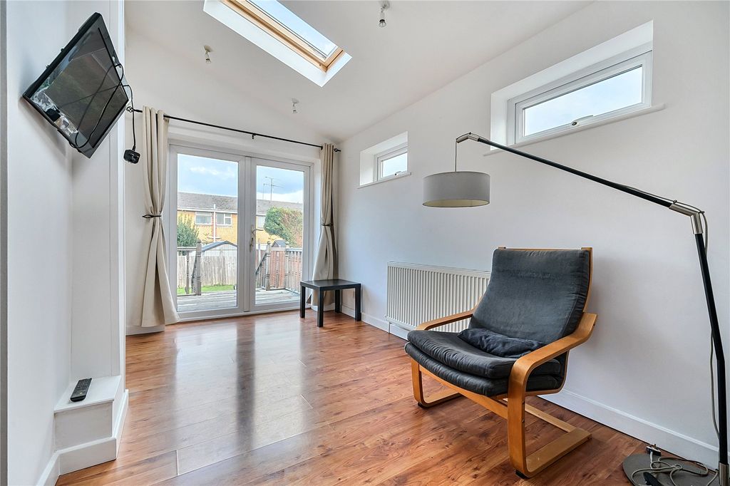 Property photo 3 of 19 Picture No. 04