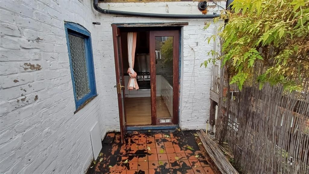 Property photo 3 of 9