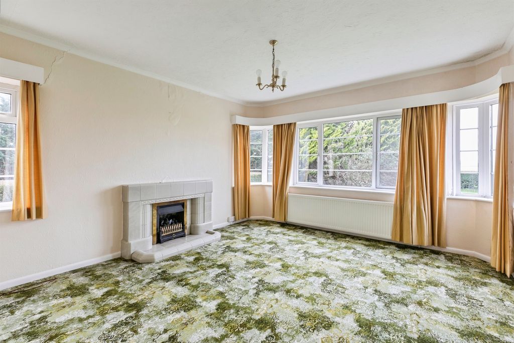 Property photo 3 of 18