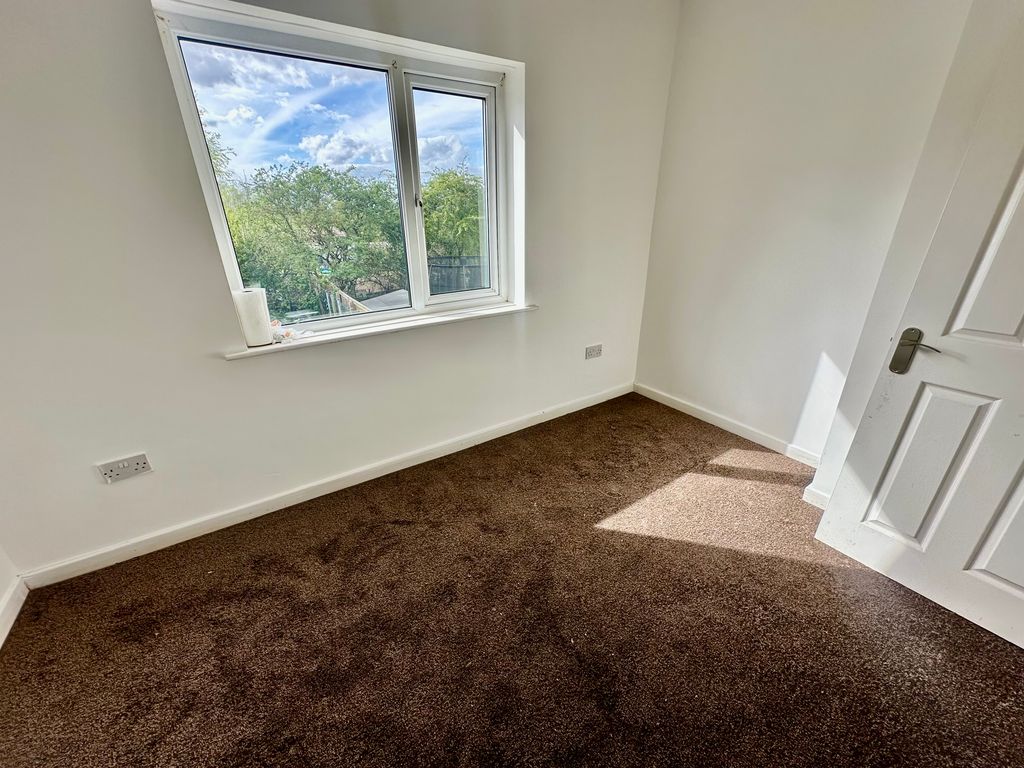 Property photo 2 of 4 Bathroom