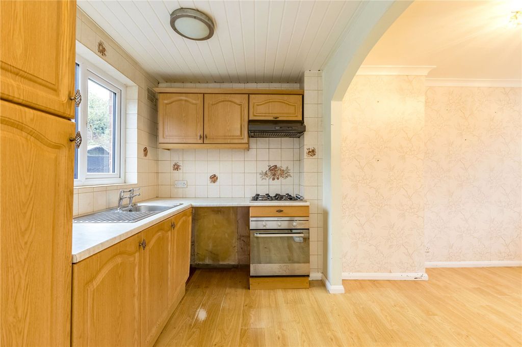 Property photo 2 of 16 Dining Kitchen