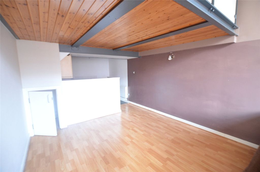 Property photo 3 of 6 Picture No. 04