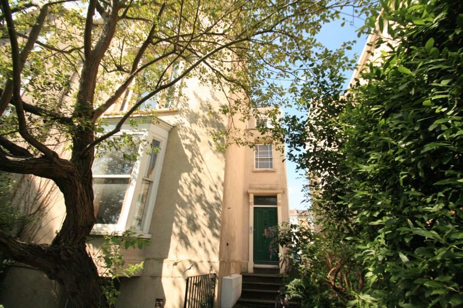 Property photo 2 of 8