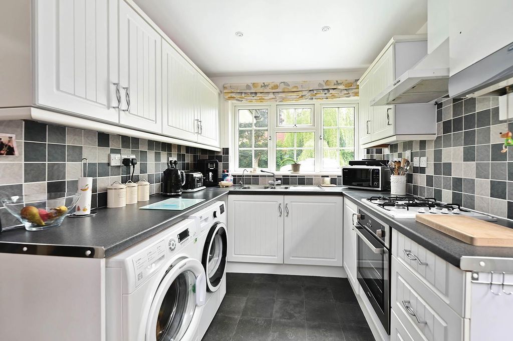Property photo 3 of 22 Kitchen