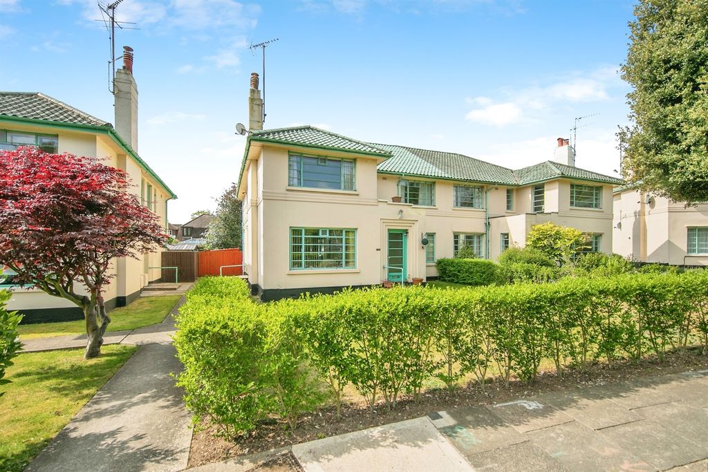 Property photo 1 of 16