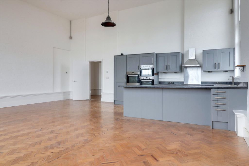 Property photo 2 of 17 Picture No. 07