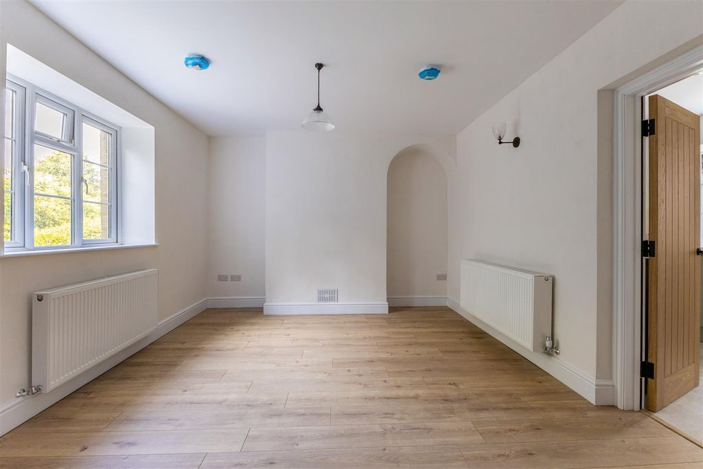 Property photo 3 of 15 111978_3 Diana Cottages Seale-5.Jpg