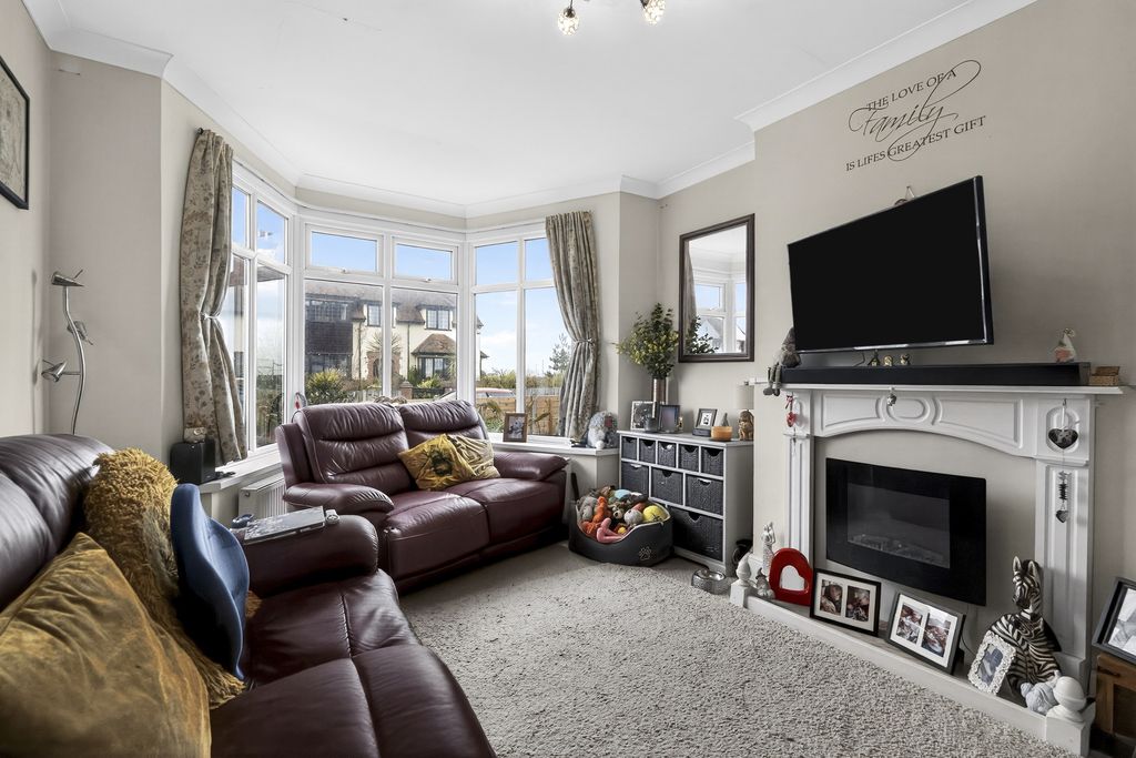 Property photo 3 of 26