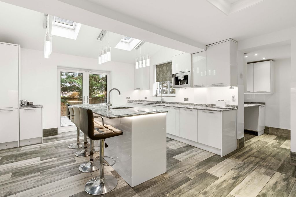 Property photo 2 of 46