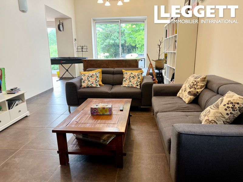 Property photo 2 of 10