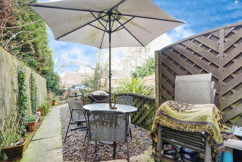 Property photo 3 of 16