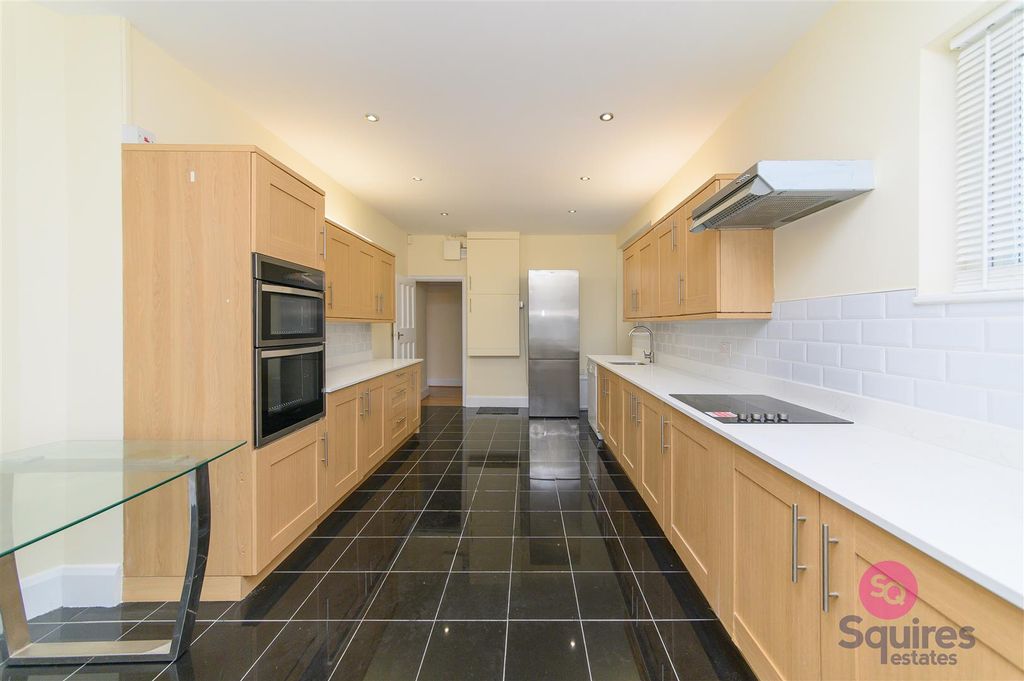 Property photo 3 of 30