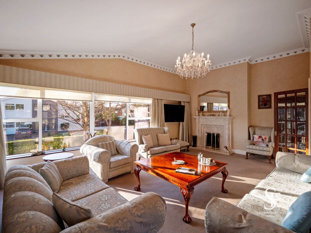 Property photo 3 of 33 Sitting Room