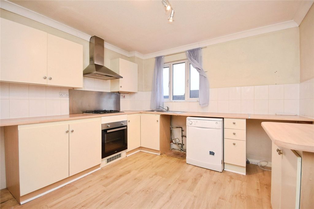 Property photo 3 of 14 Kitchen