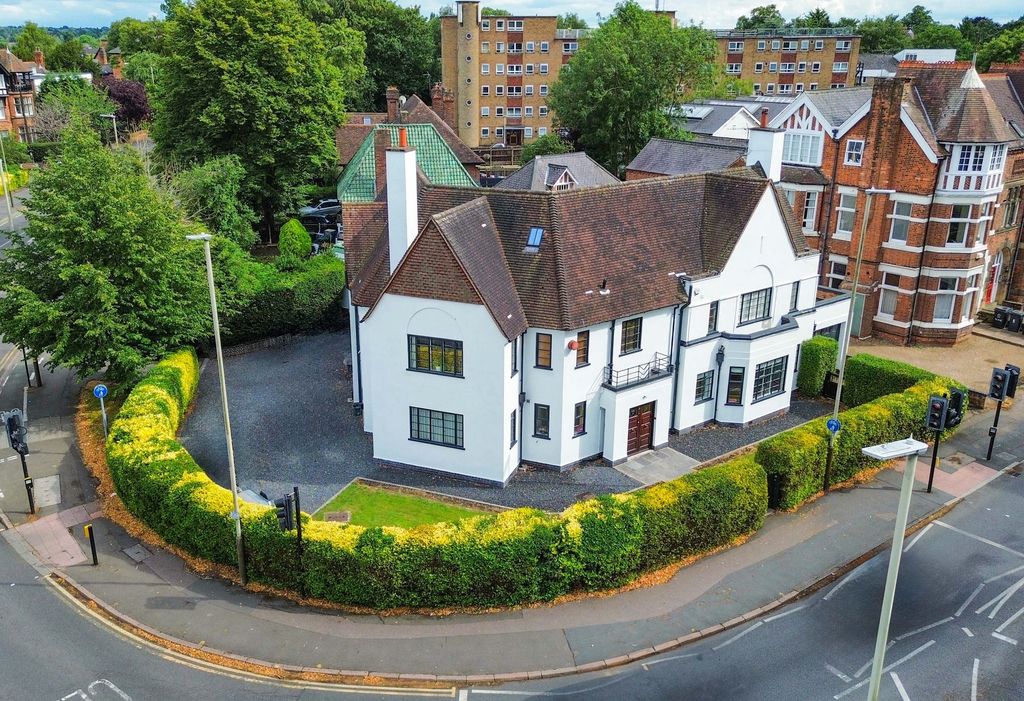 Property photo 1 of 72
