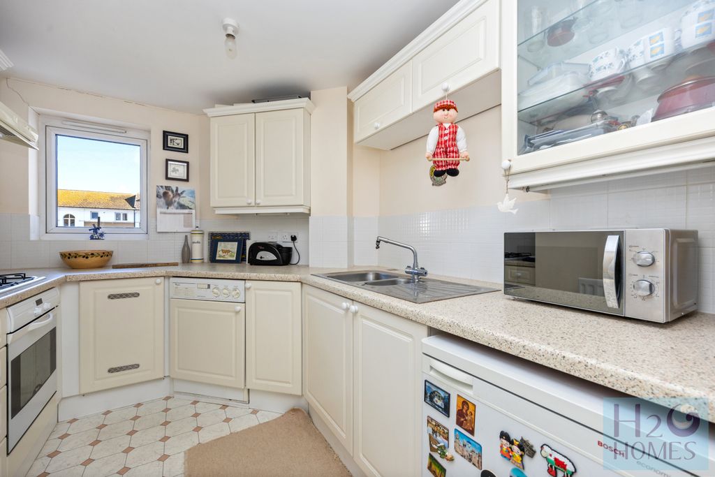 Property photo 3 of 18 Collingwood Court_Flat 50-005