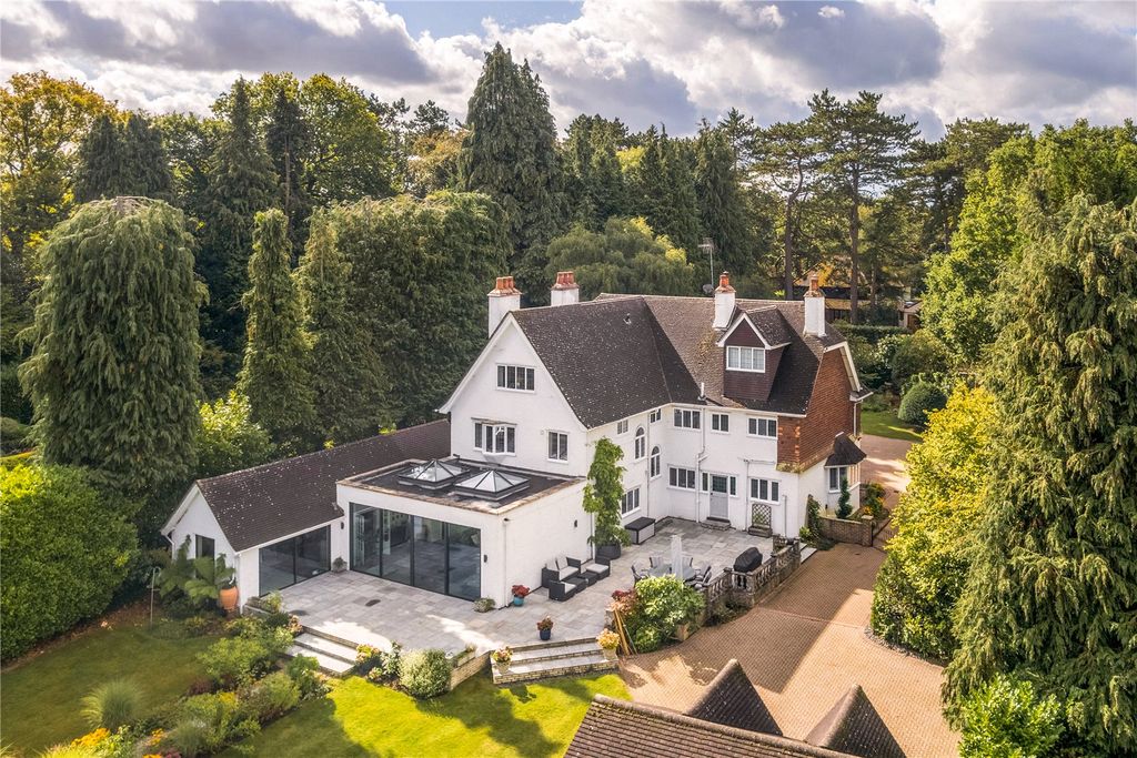 Property photo 2 of 25 Garden Elevation