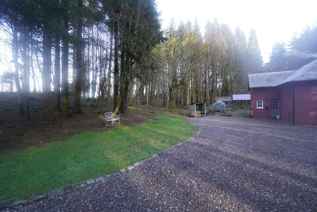 Property photo 3 of 22