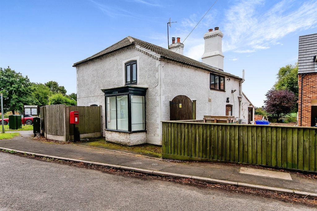 Property photo 1 of 12