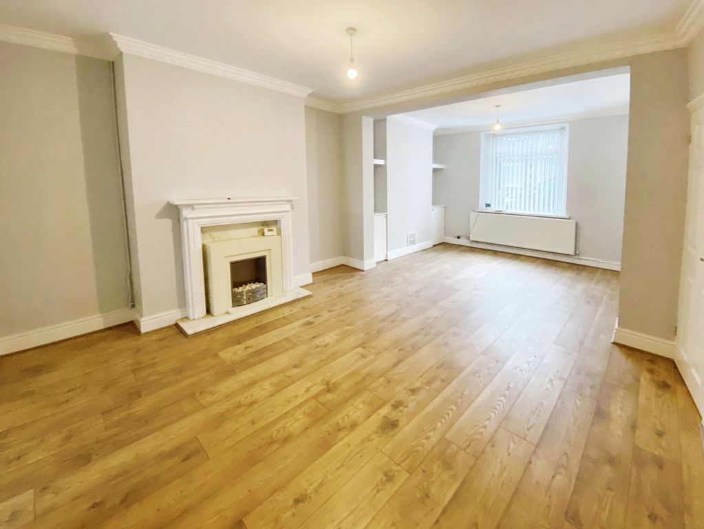 Property photo 2 of 12 Image