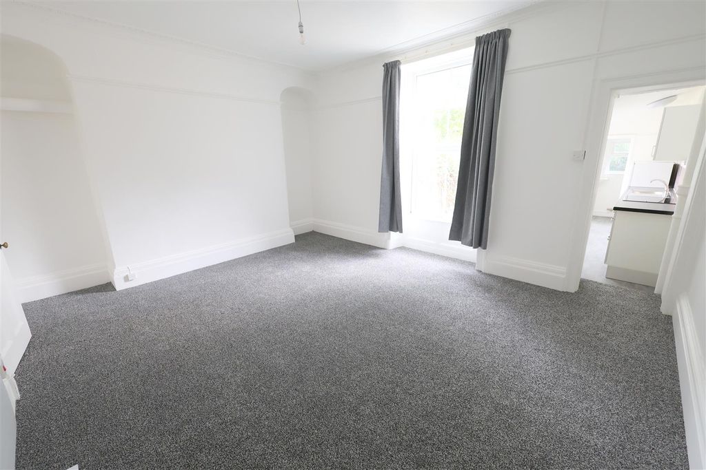 Property photo 2 of 12 Rm2 Bri.Jpg