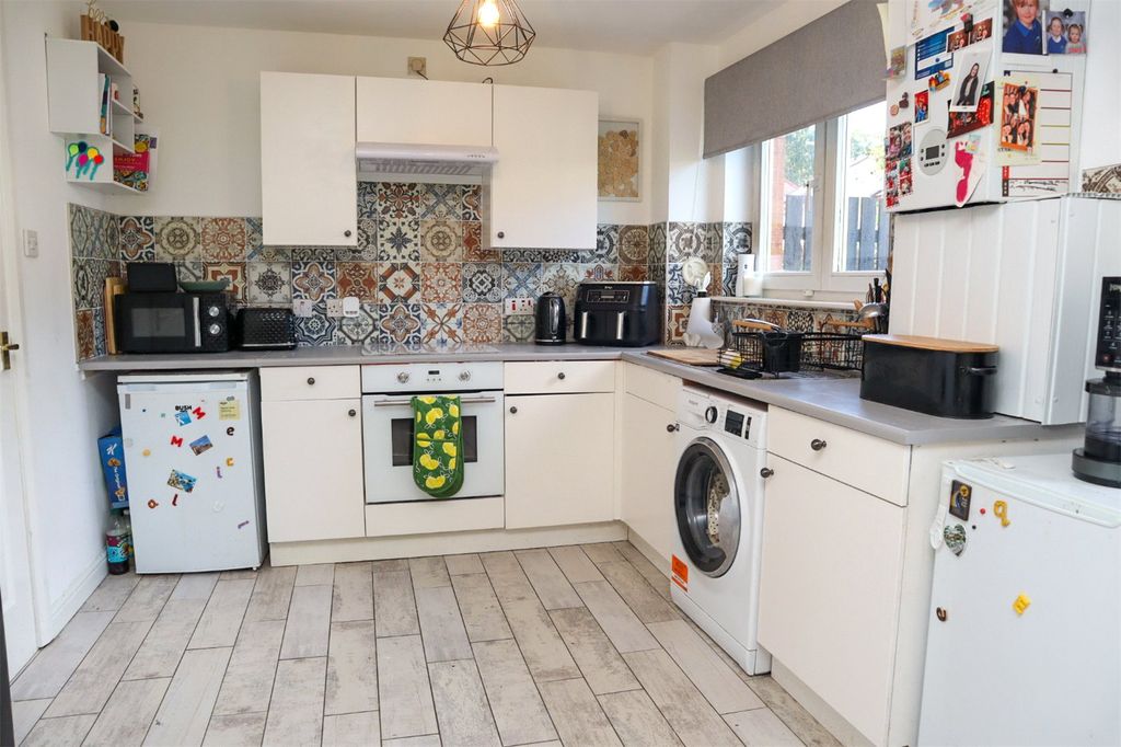 Property photo 3 of 18 Kitchen/Diner