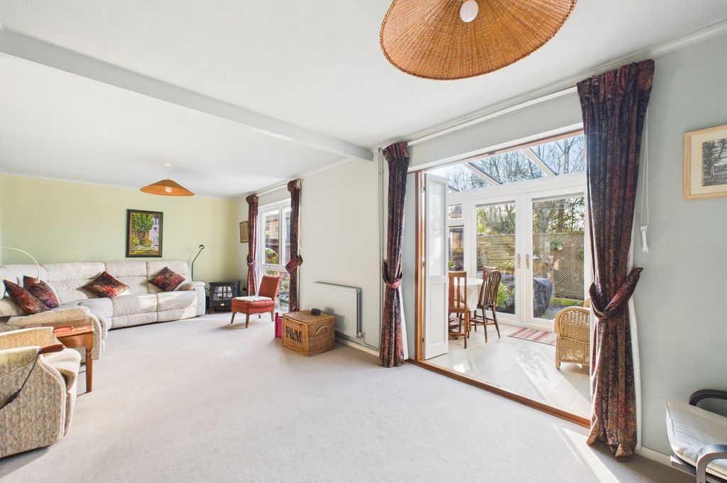 Property photo 2 of 27 Cam02545G0-Pr0531-Still001